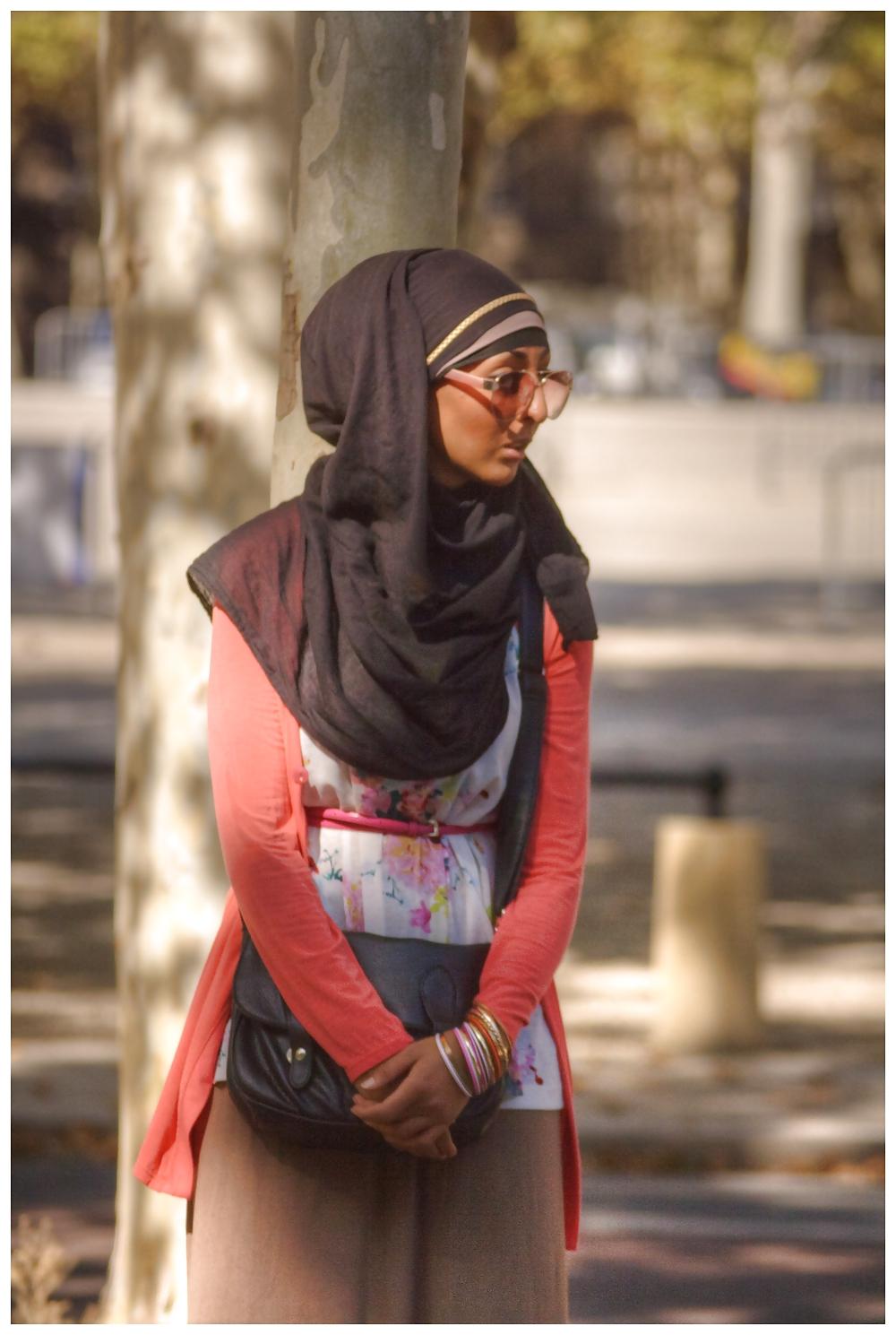 24P Belle Beurette en Hijab  2
