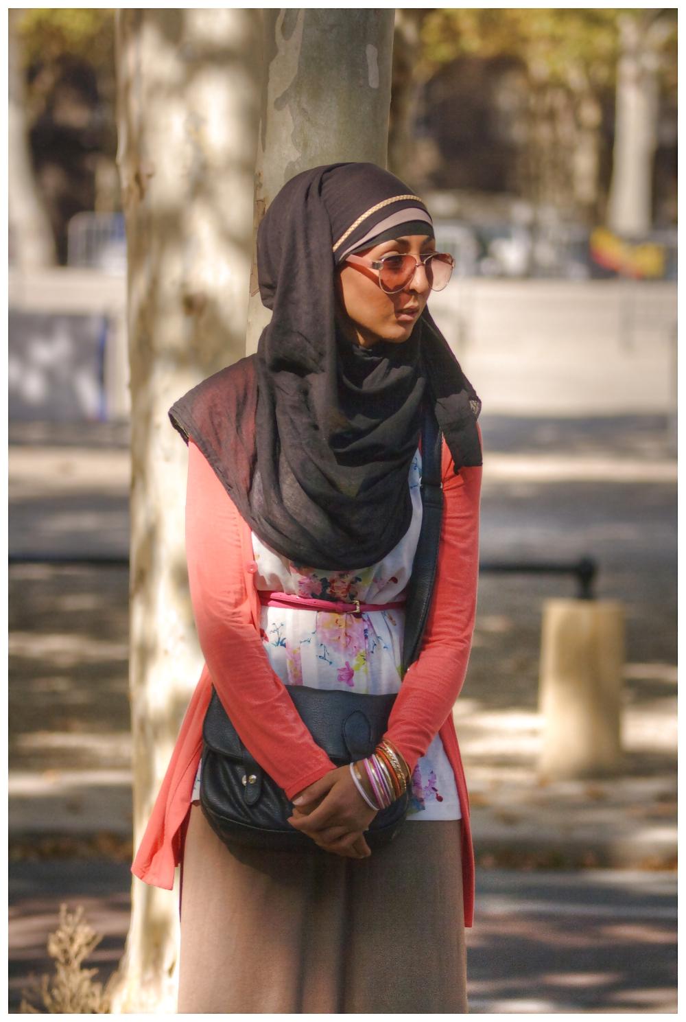 24P Belle Beurette en Hijab  2