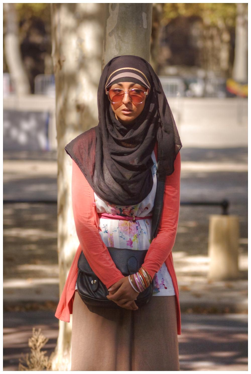 24P Belle Beurette en Hijab  2