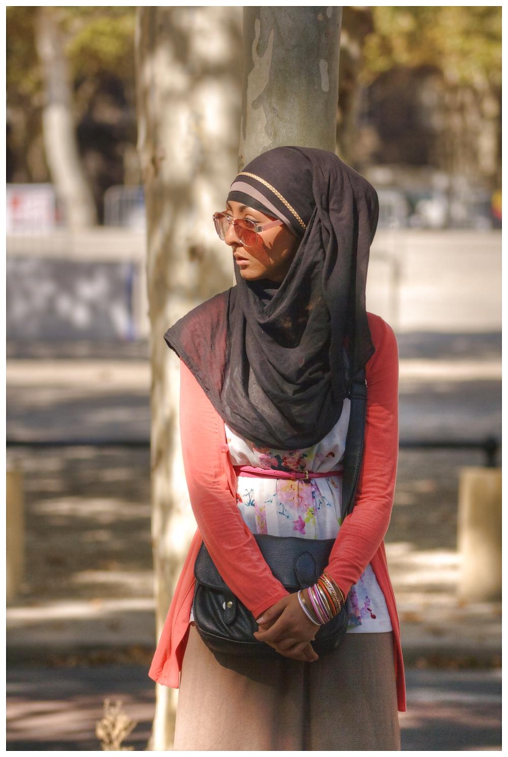 24P Belle Beurette en Hijab  2