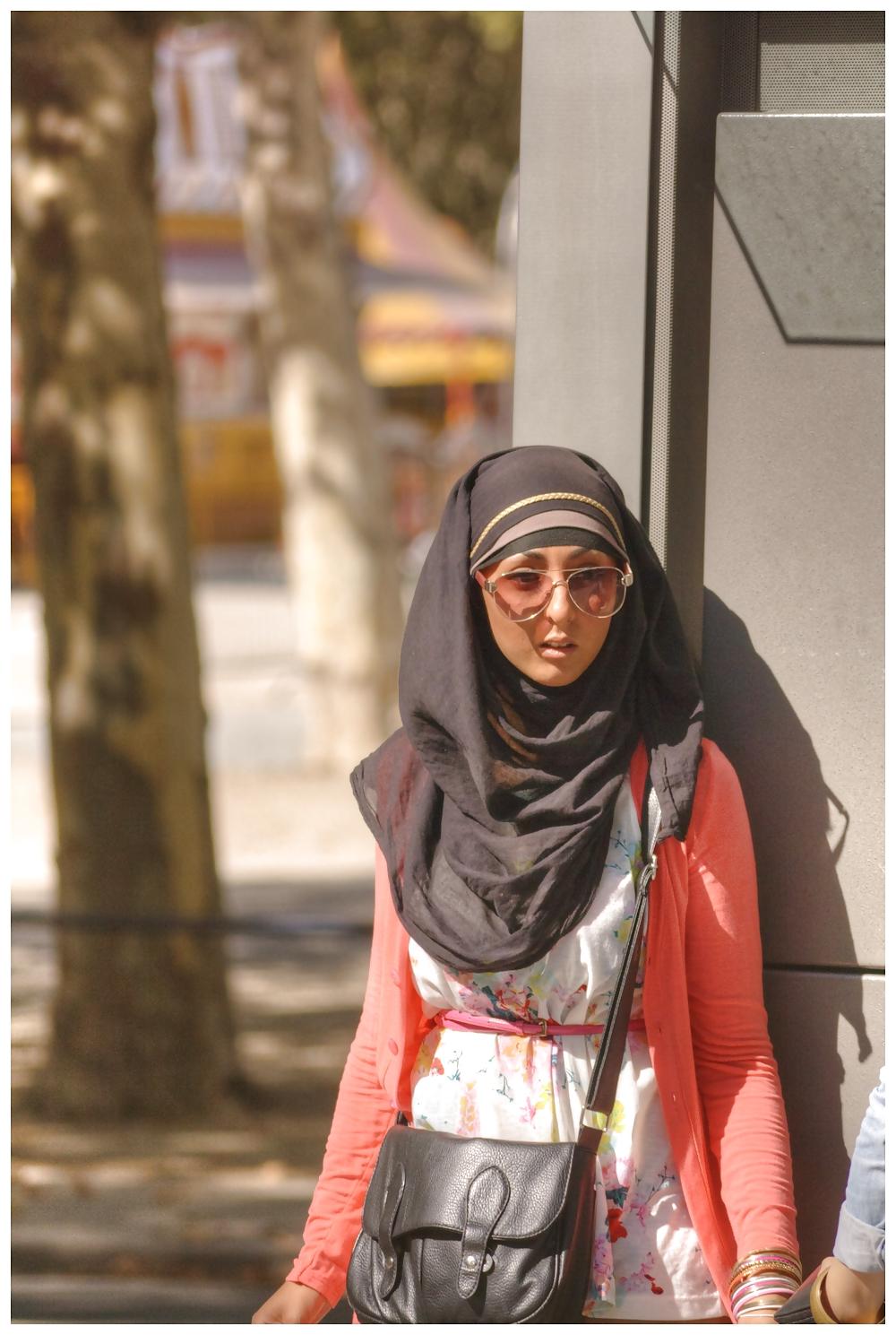 24P Belle Beurette en Hijab  2