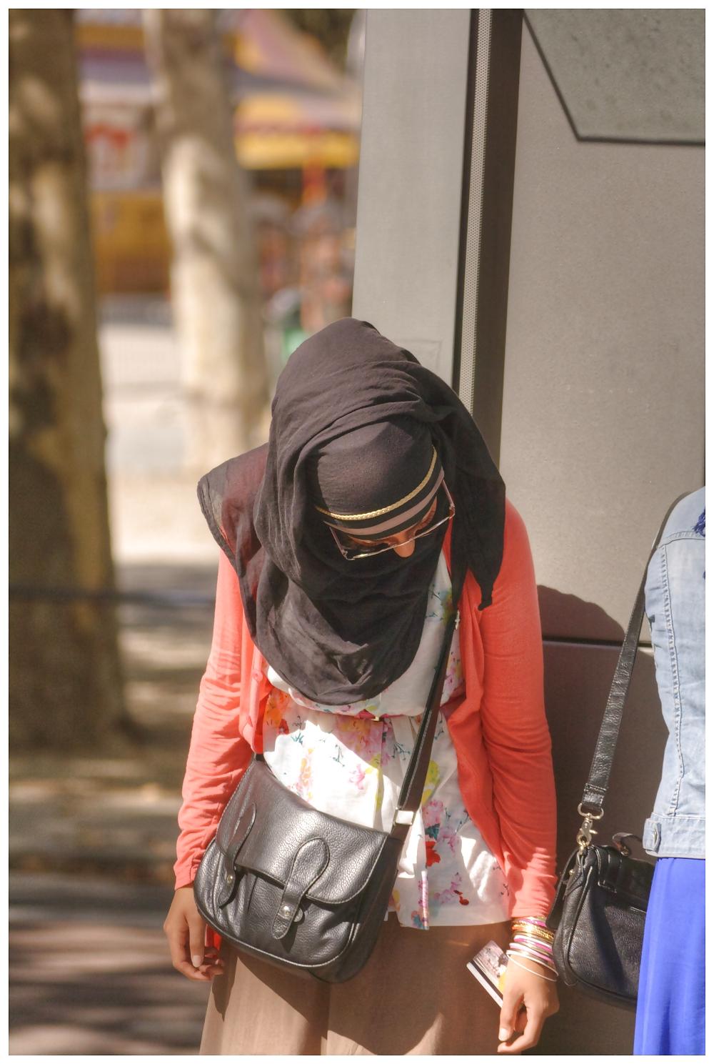 24P Belle Beurette en Hijab  2