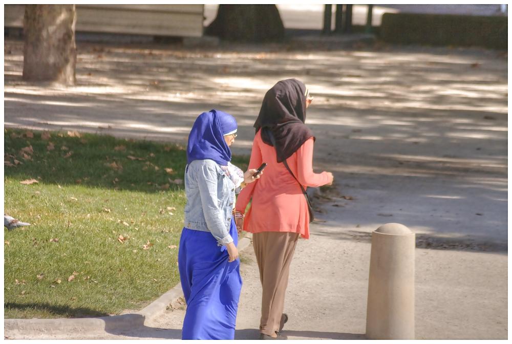 24P Belle Beurette en Hijab  2