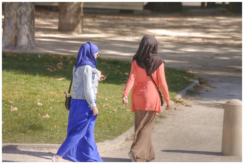 24P Belle Beurette en Hijab  2