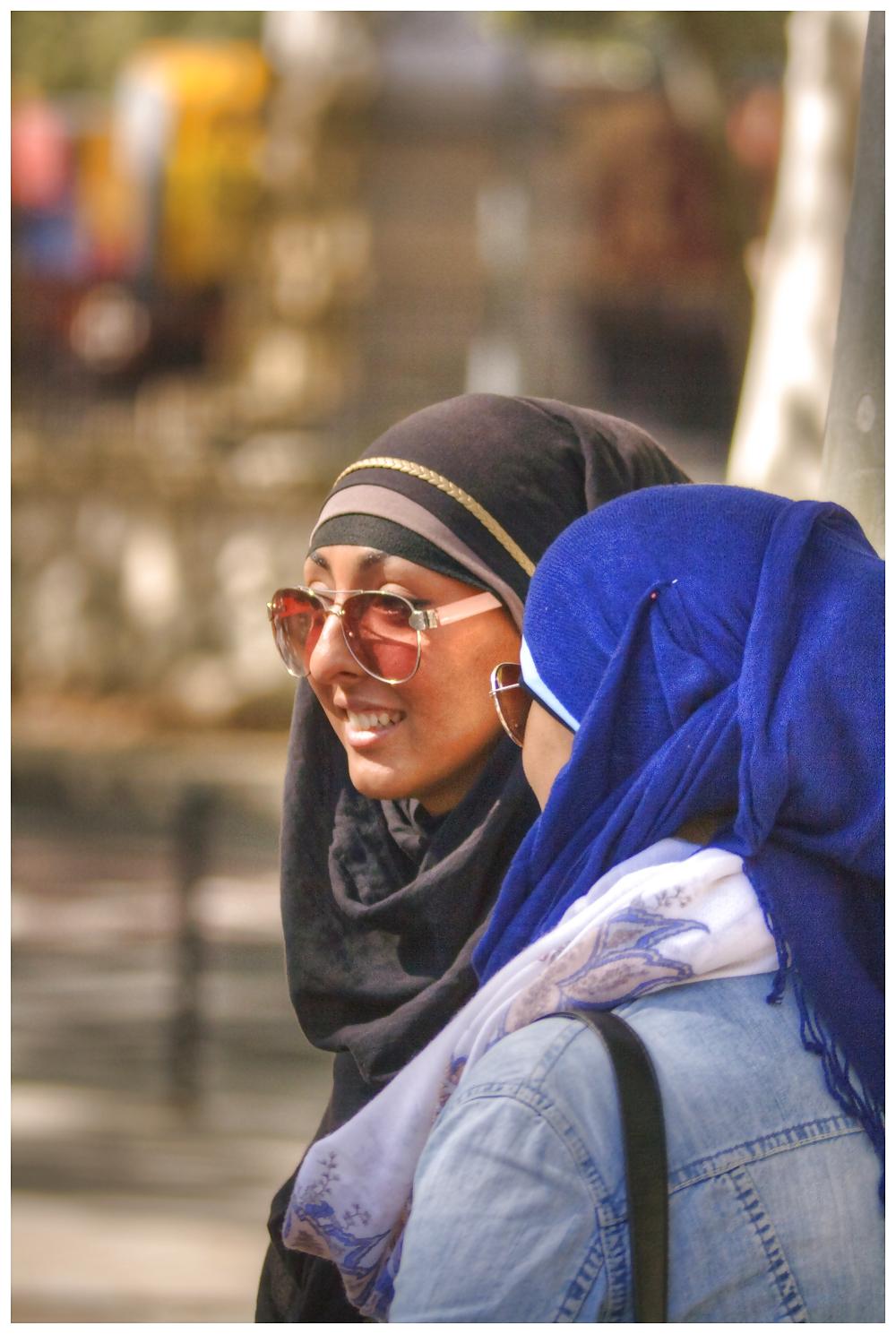 24P Belle Beurette en Hijab  2
