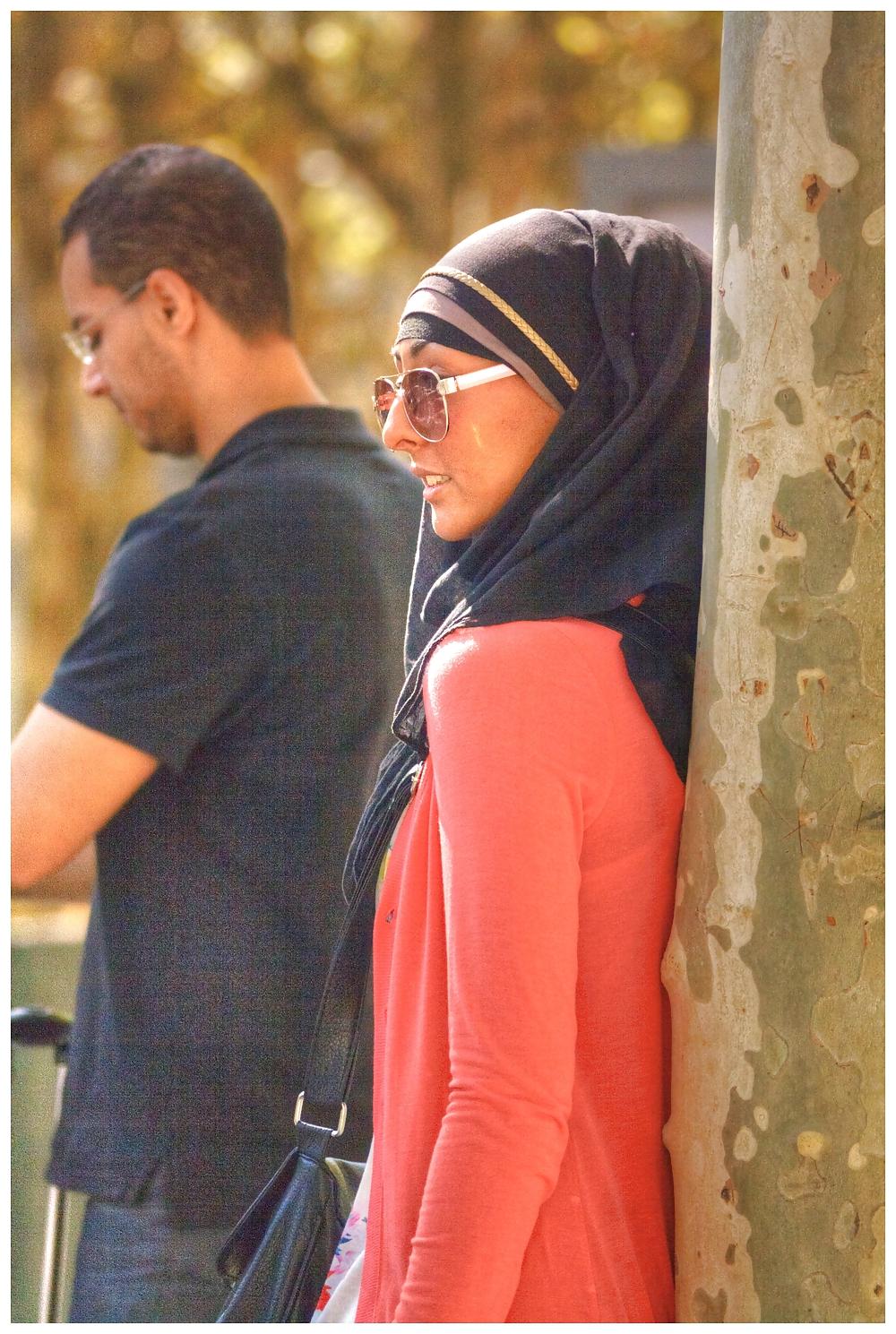 24P Belle Beurette en Hijab  2
