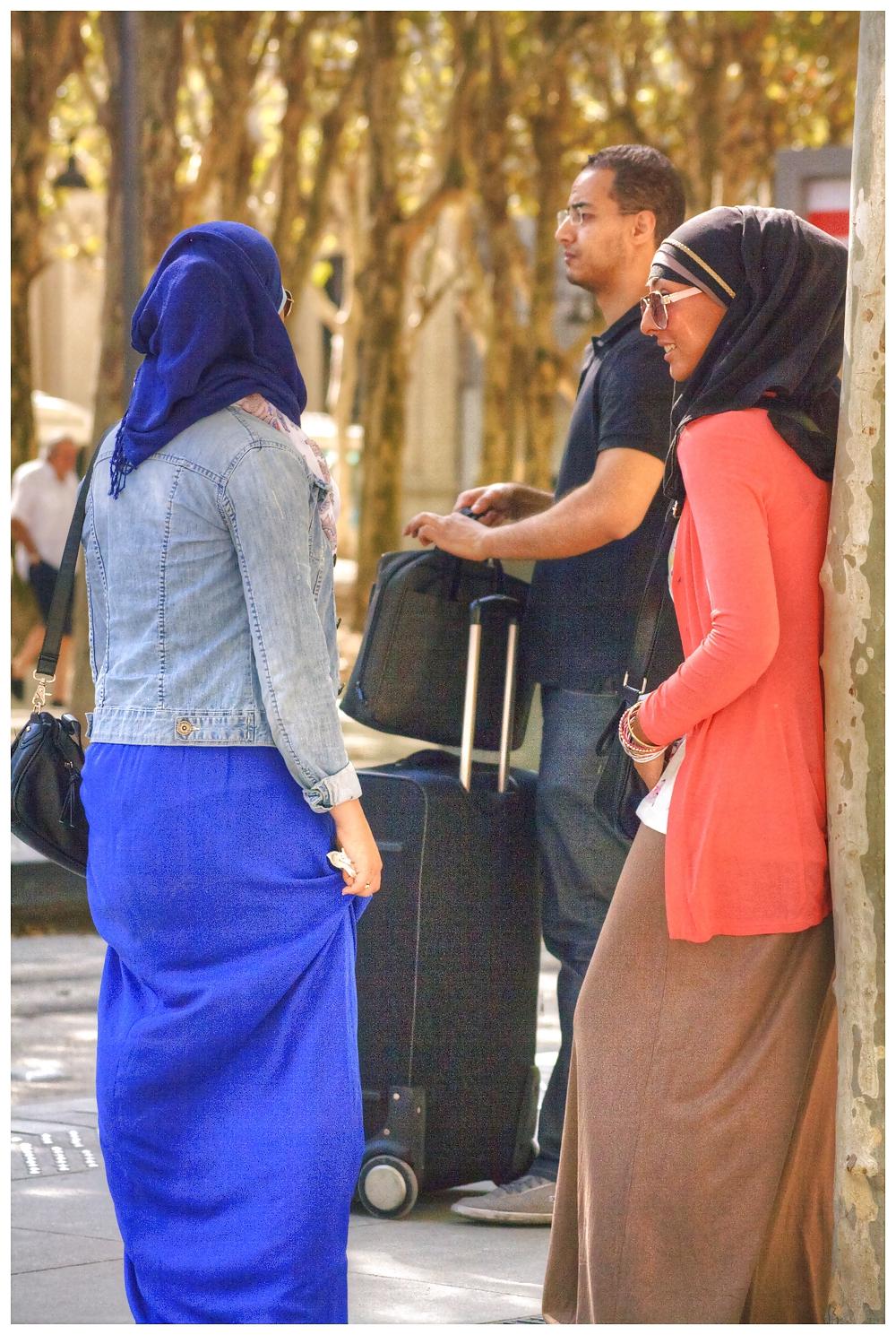 24P Belle Beurette en Hijab  2