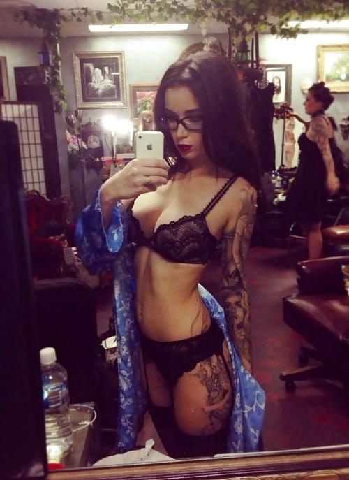 25P Amateur Lingerie Babes