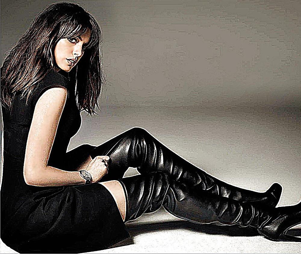 25P Celebrities in leather heels or boots