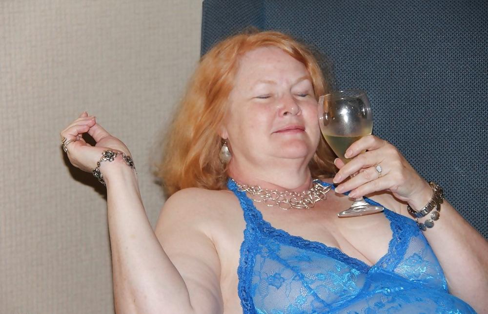 9P Posing for the husband