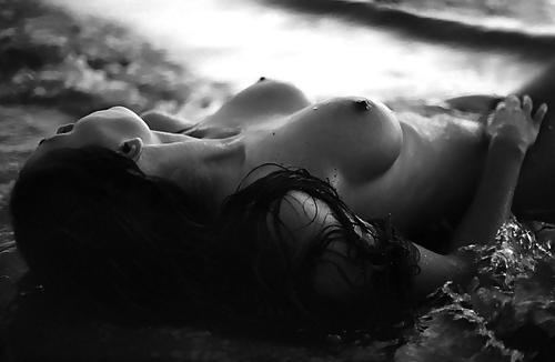 25P Erotic Beach Babes - Session 1