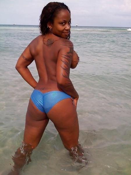 22P Ebony&Busty