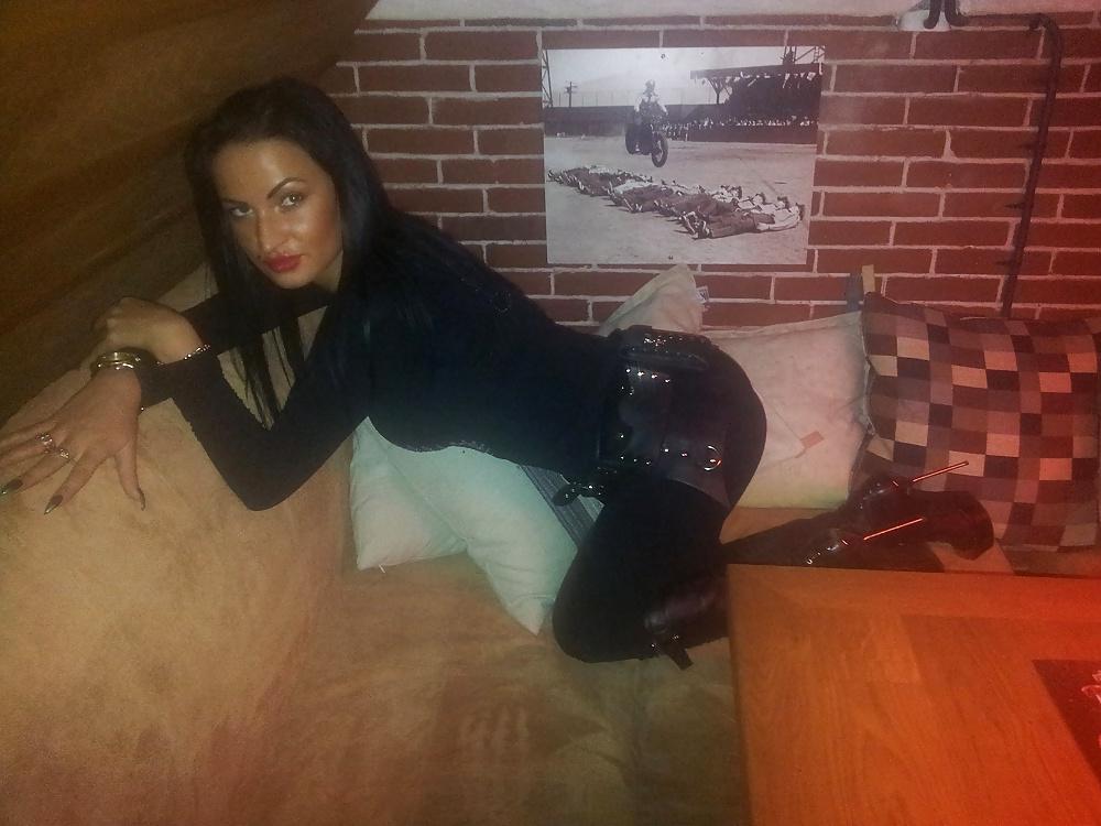 25P Girls in boots .  Frauen in Stiefel