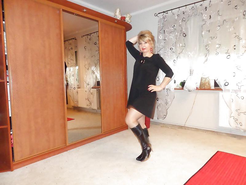 25P Girls in boots .  Frauen in Stiefel