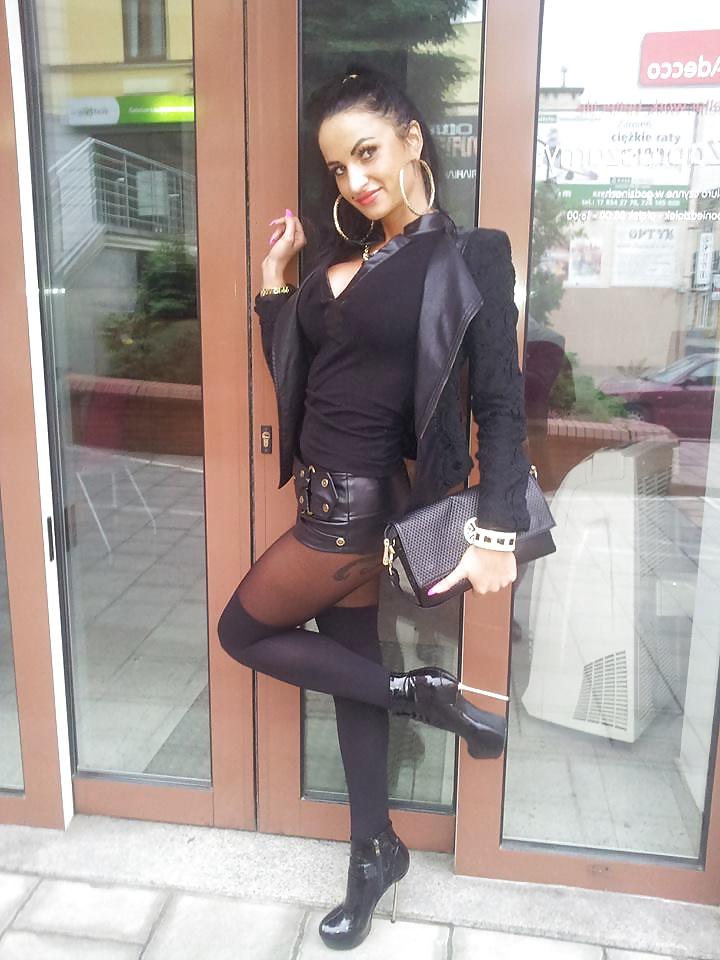 25P Girls in boots .  Frauen in Stiefel