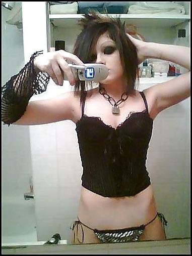 25P EMO SLUT EXGF