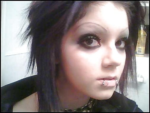 25P EMO SLUT EXGF