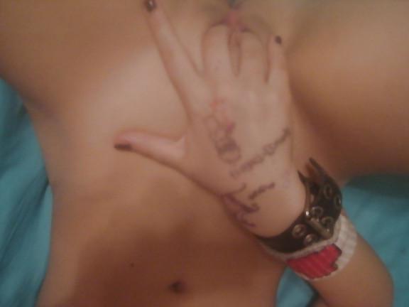25P EMO SLUT EXGF