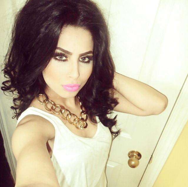 22P Sexy Indian paki bengali slut for comments