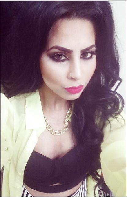 22P Sexy Indian paki bengali slut for comments