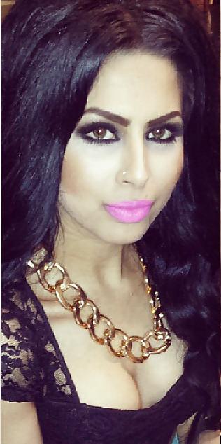22P Sexy Indian paki bengali slut for comments