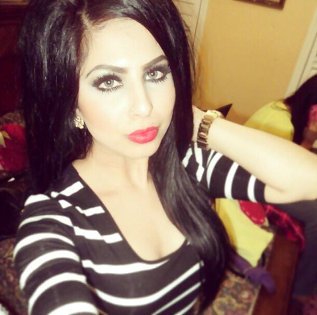 22P Sexy Indian paki bengali slut for comments