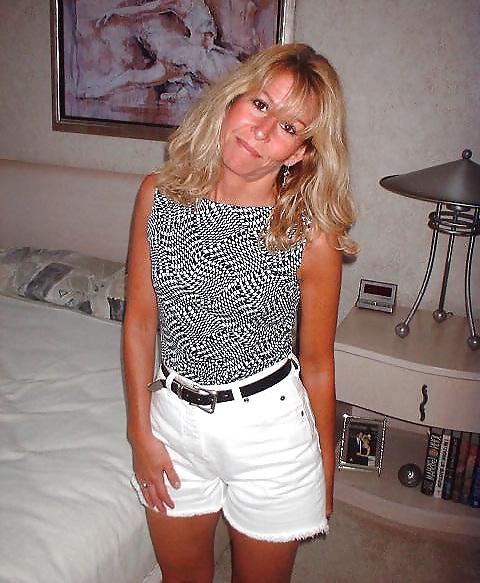 25P The Best of Exposed Wife Stephanie