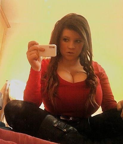 25P Lisa Fisher aka Laura Marchale a new big boobed young girl !