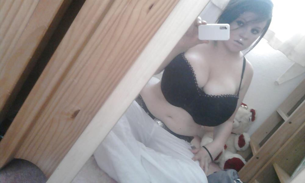25P Lisa Fisher aka Laura Marchale a new big boobed young girl !