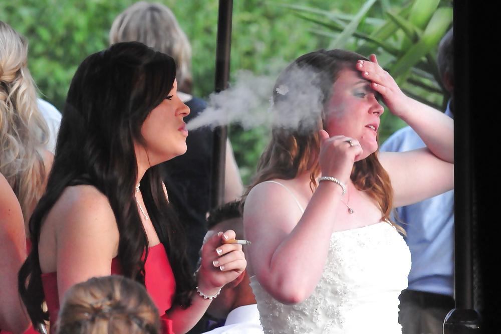 25P Smoking girls.