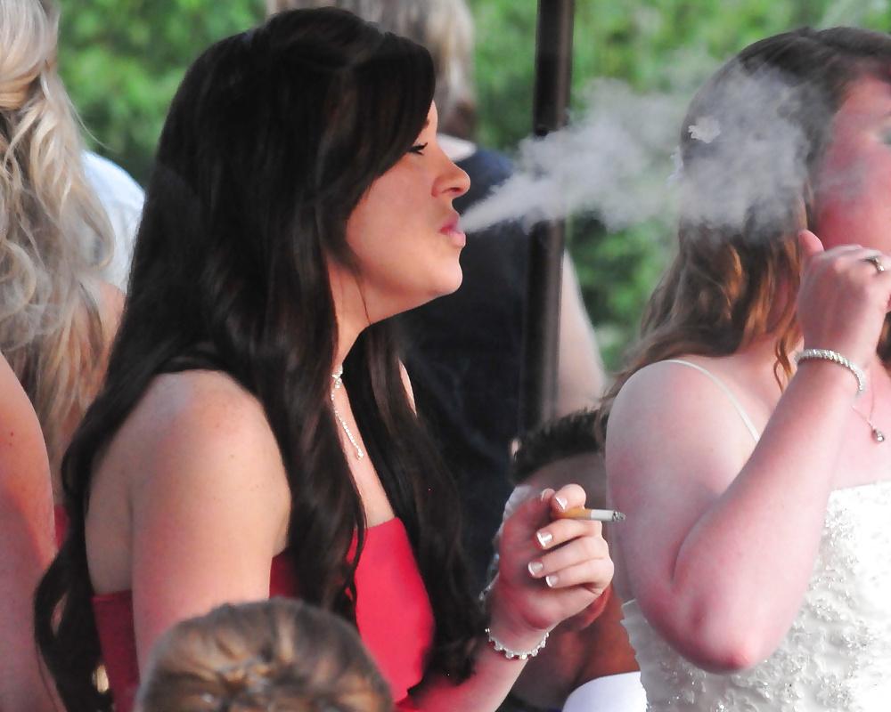 25P Smoking girls.