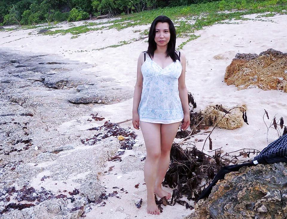 15P Pinay Mature Married Slut