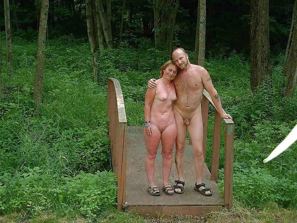 20P Naked couple 37.