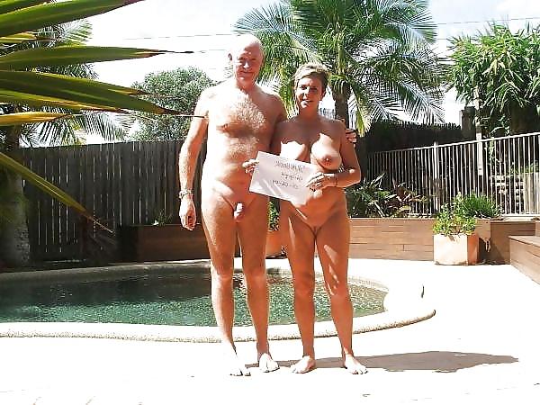 20P Naked couple 37.