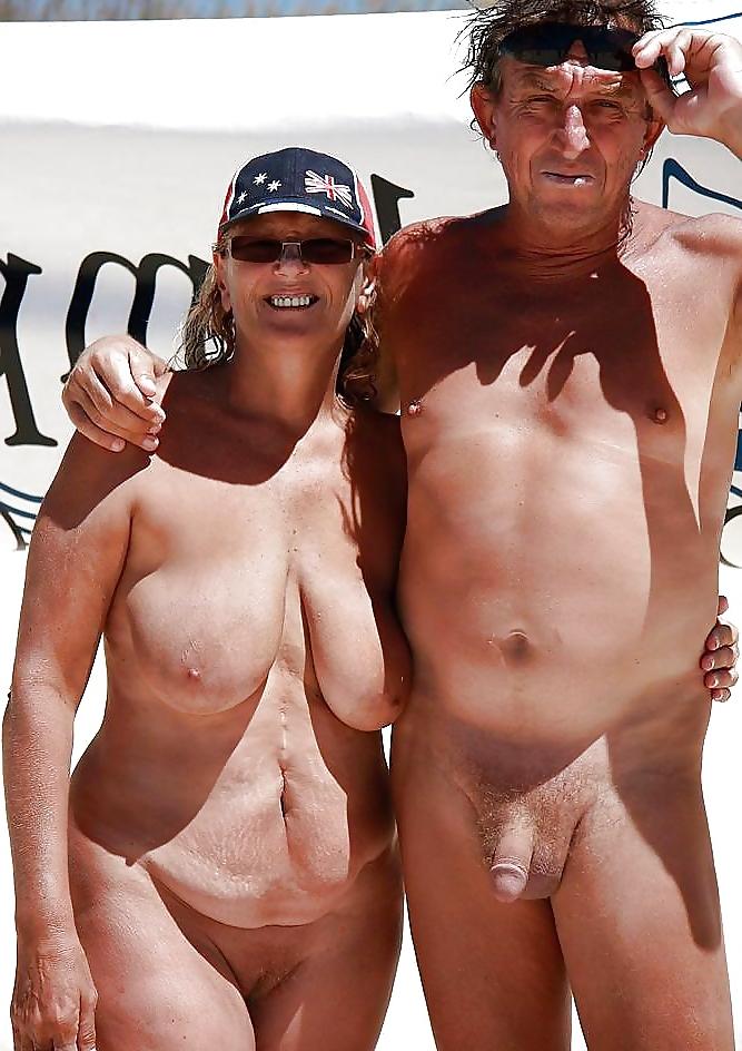 20P Naked couple 37.