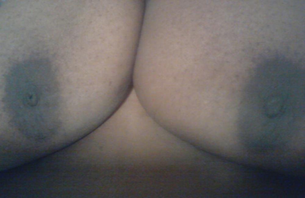 8P Them titties sittin nice