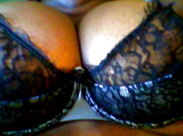 8P Them titties sittin nice