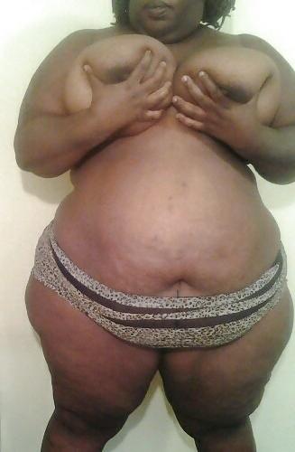 8P Them titties sittin nice