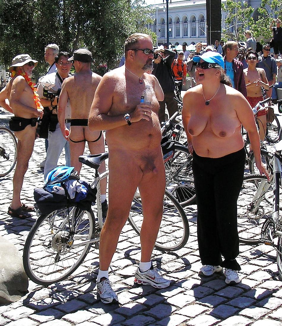 20P Naked couple 34.