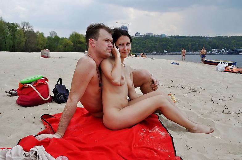 20P Naked couple 34.