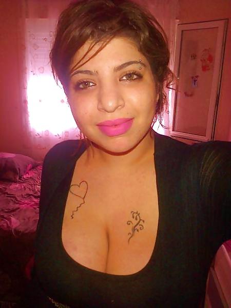 25P Die arabische Beurette Ines Jamay ist eine Tunesierin aus Paris