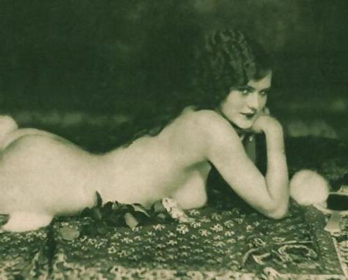 25P 1920s Babes, Flappers, and curves