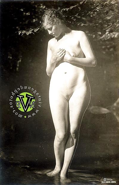 25P 1920s Babes, Flappers, and curves