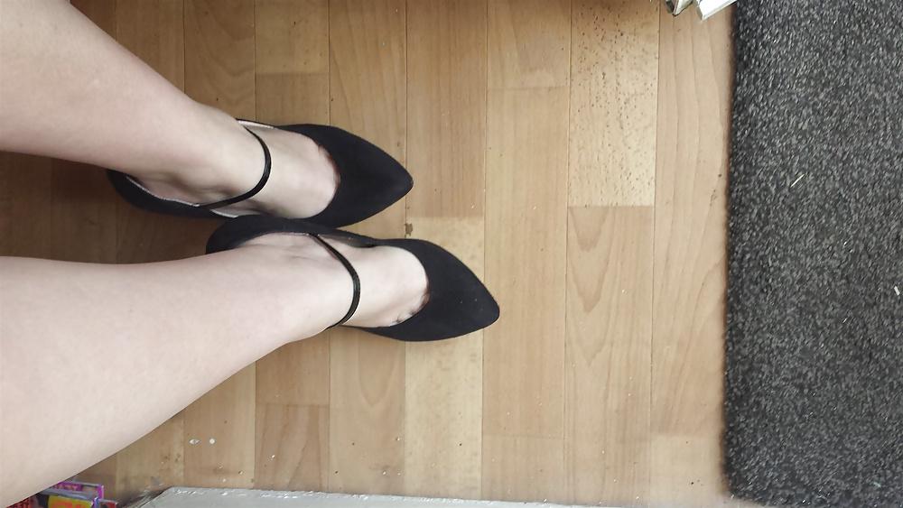 9P Smoking and legs......