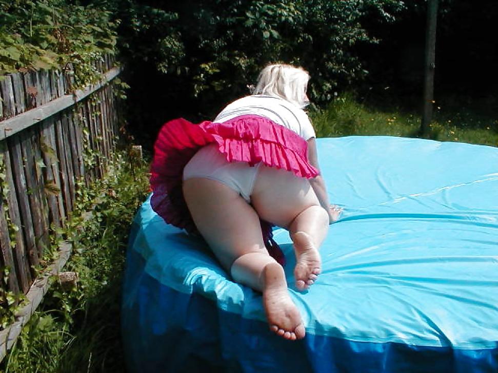 25P Out in the garden