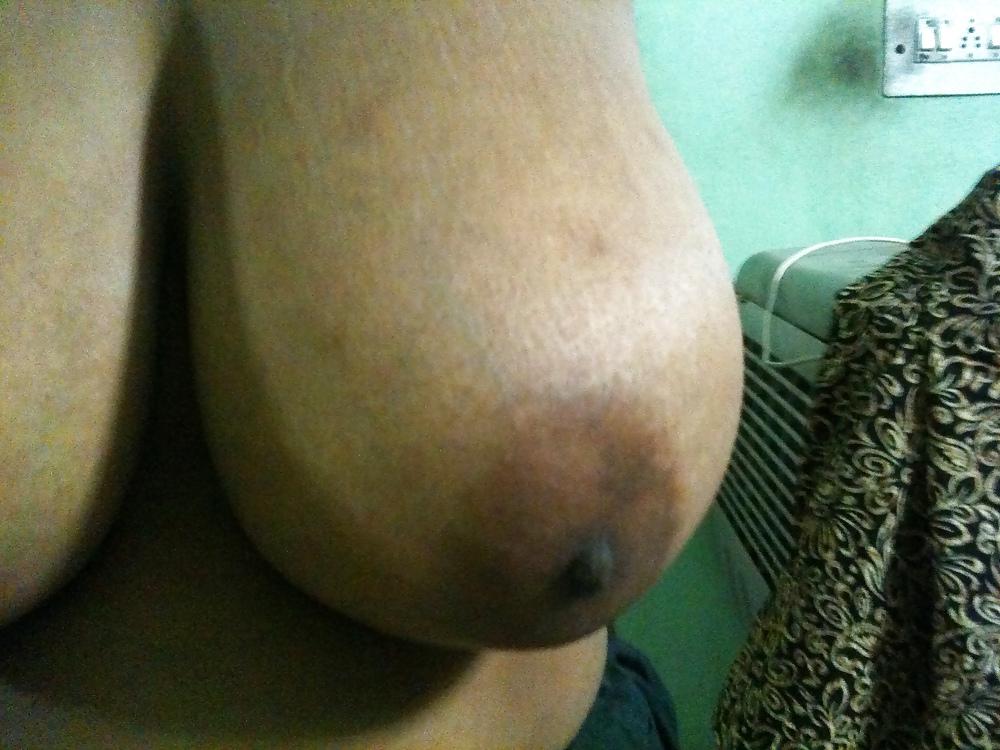 25P Indian wife with huge hanging boobs