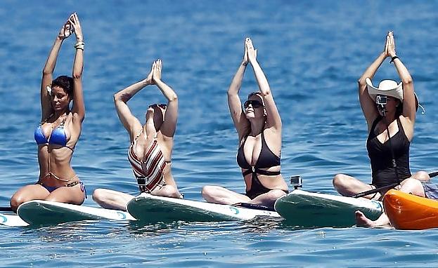 15P Nicole Murphy: Amazing Celeb MILF Bikini - Ameman