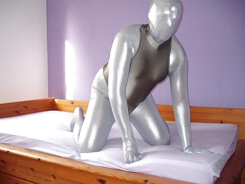 12P My New Spandex Zentai