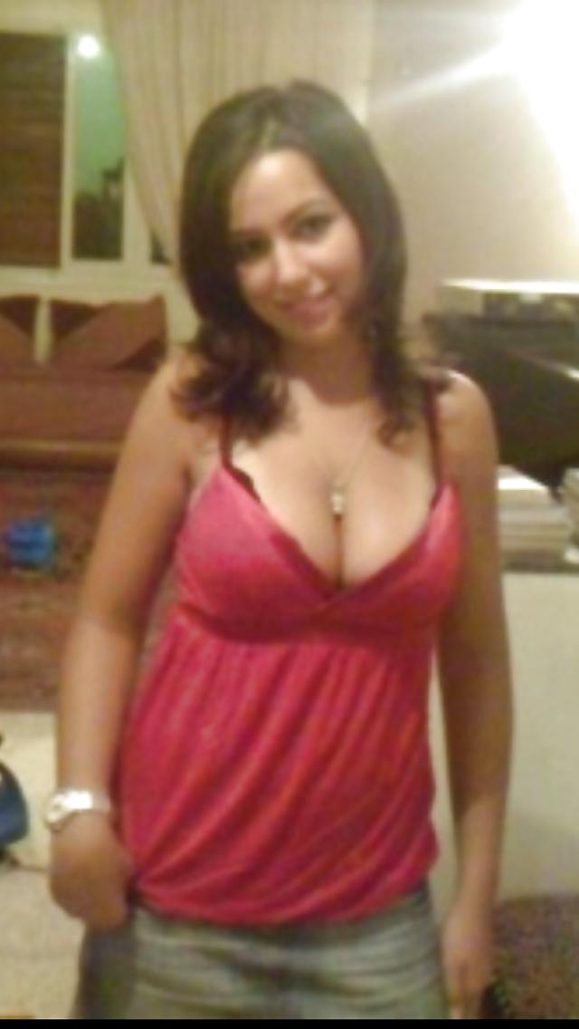 11P SARA BEURETTE MAROCAINE GROS SEINS