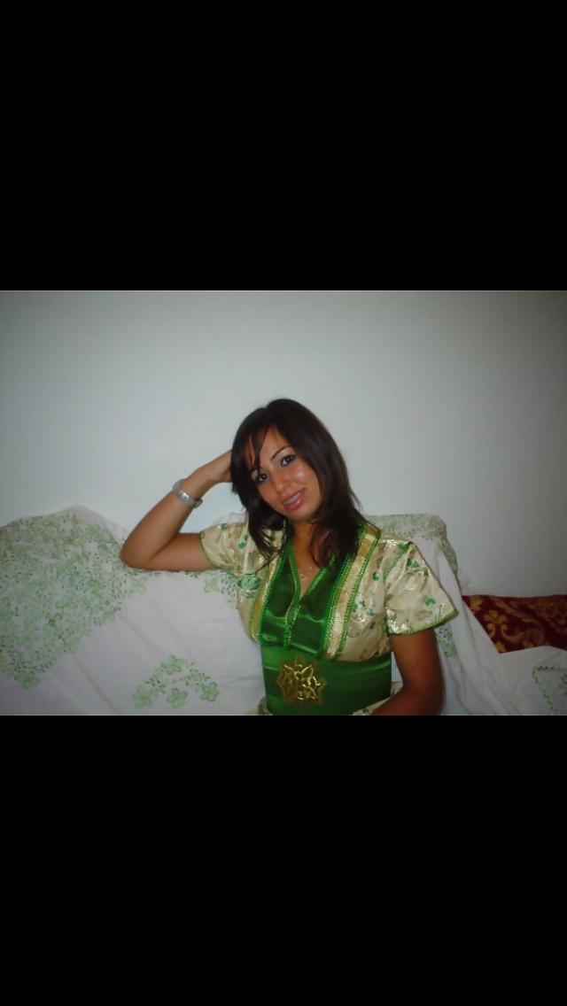11P SARA BEURETTE MAROCAINE GROS SEINS